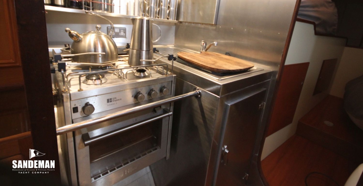 Galley to sidefwd.JPG