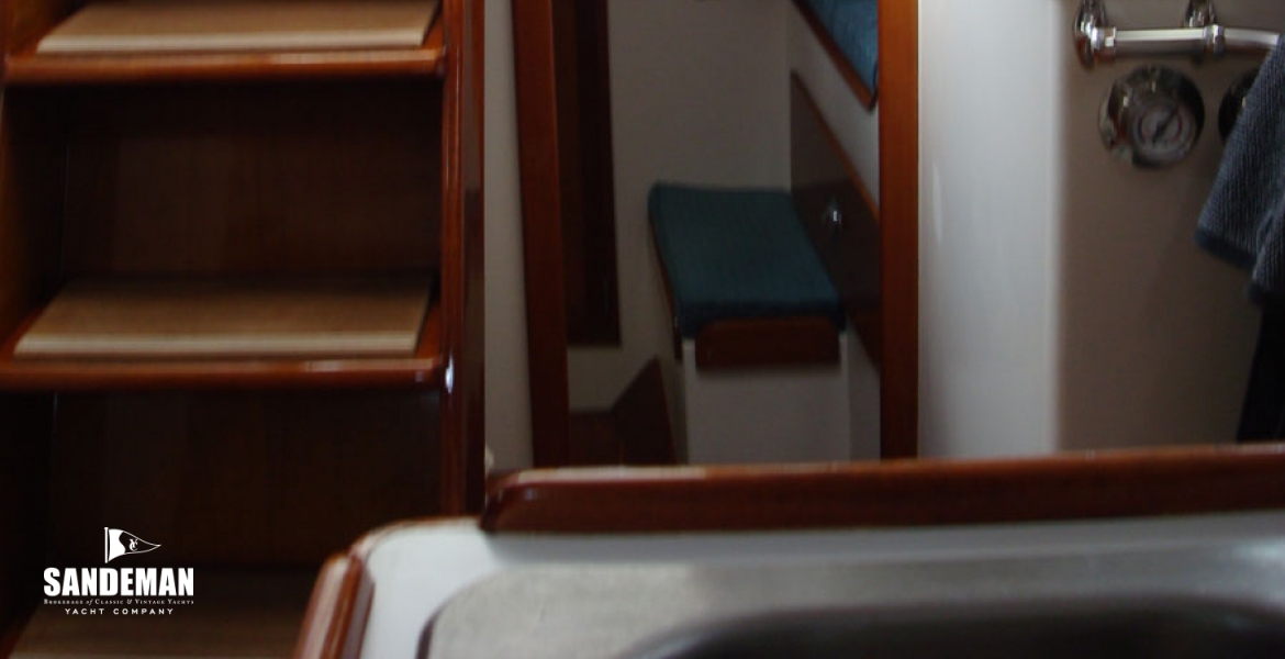 24Exitandacessaftcabin.jpg