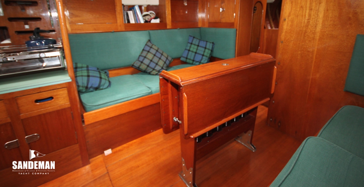 Saloon port side