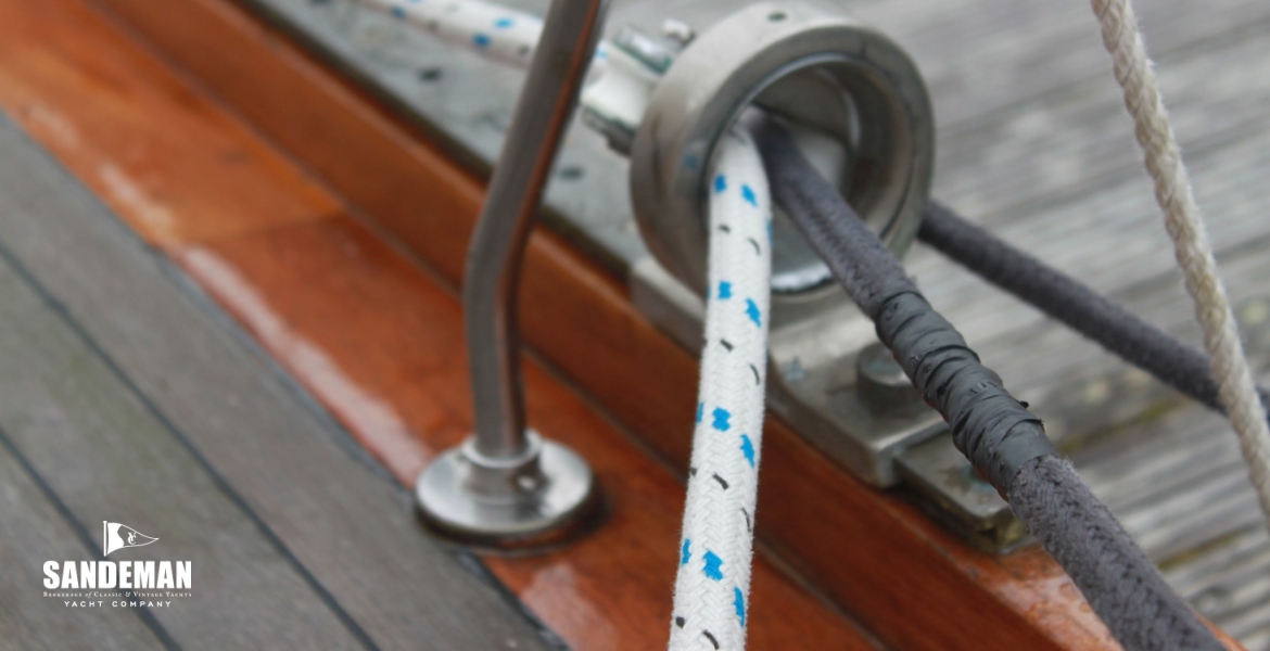 Foresail sheet fairlead