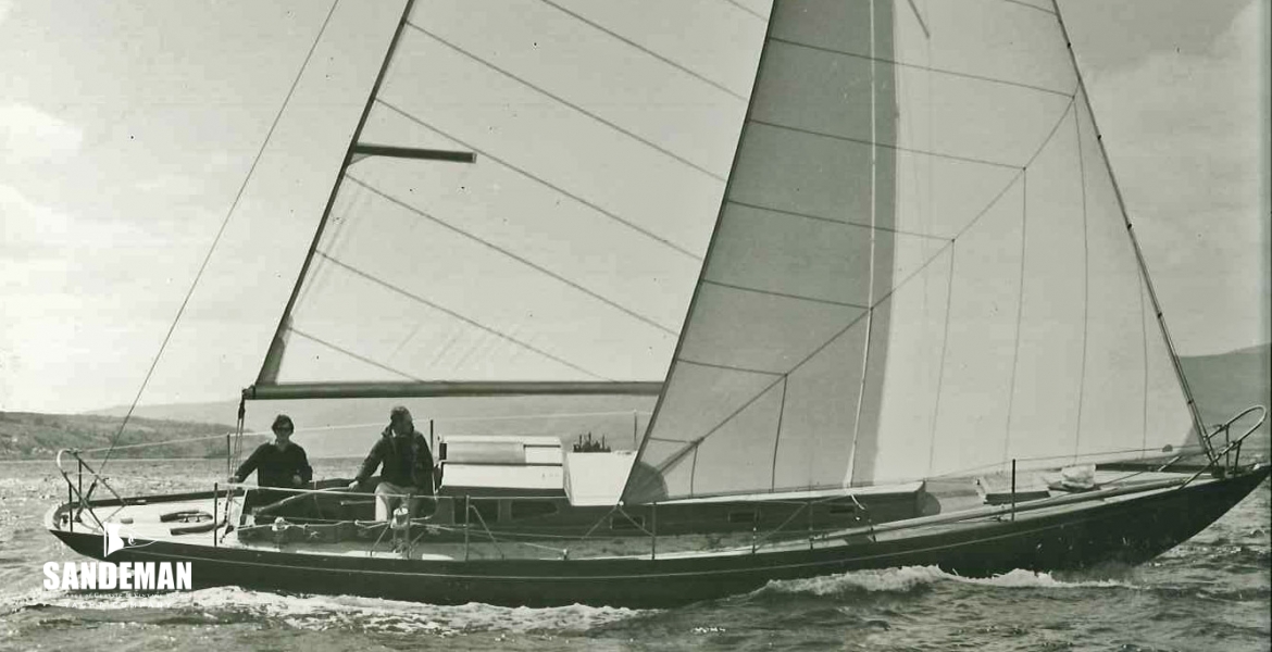 Hist port tack abeam