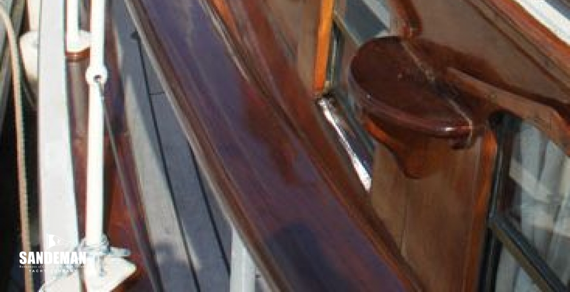 07Portsidedeck.jpg
