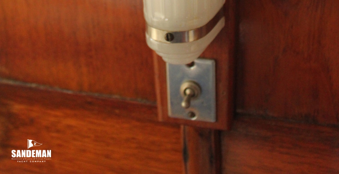 34Readinglight.jpg