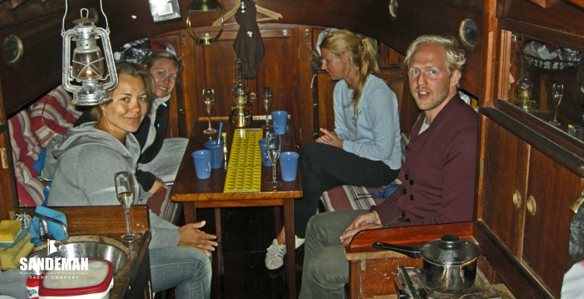 10Saloon.jpg