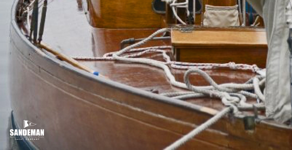 06Sidedeckandmast.jpg