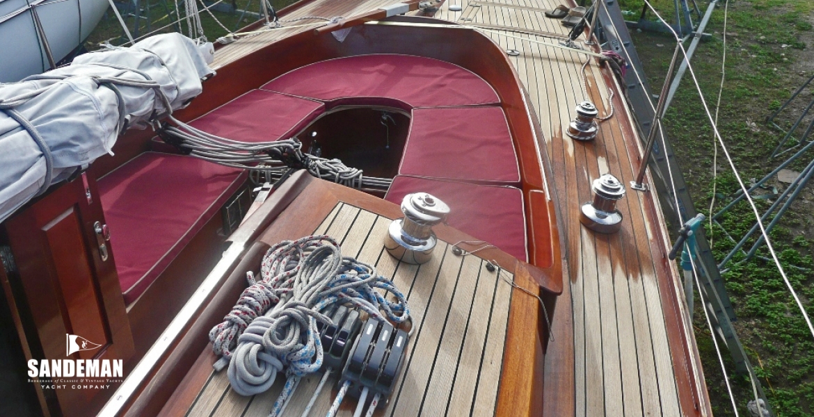 09Cockpitviewaft.jpg