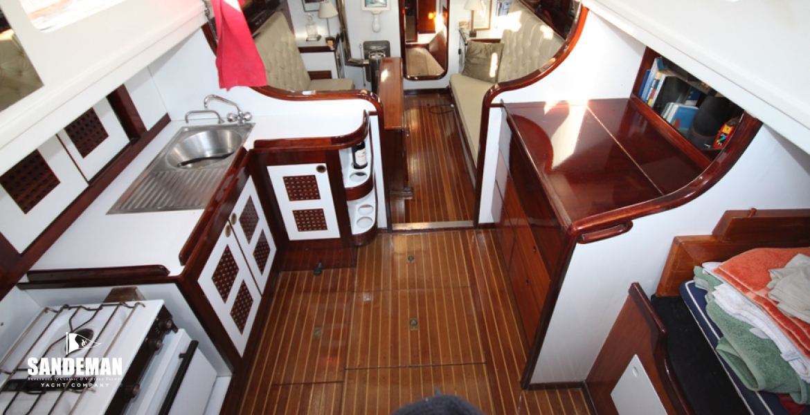 12Interioroverview.jpg