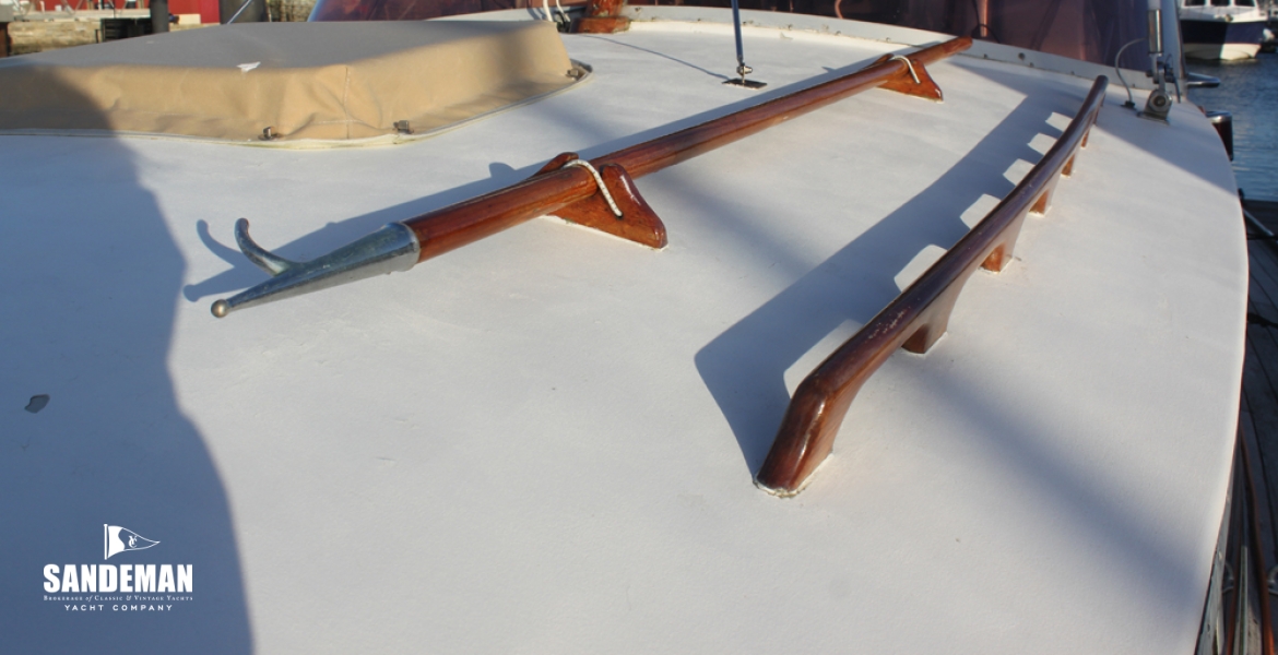 15 Coach roof detail.jpg