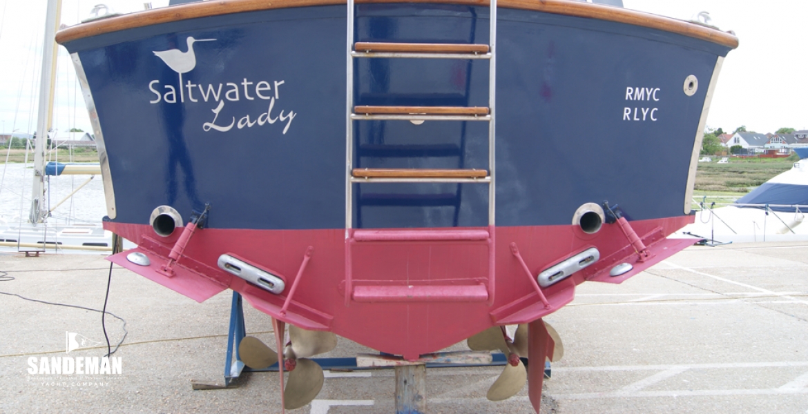 07 Transom ashore.jpg