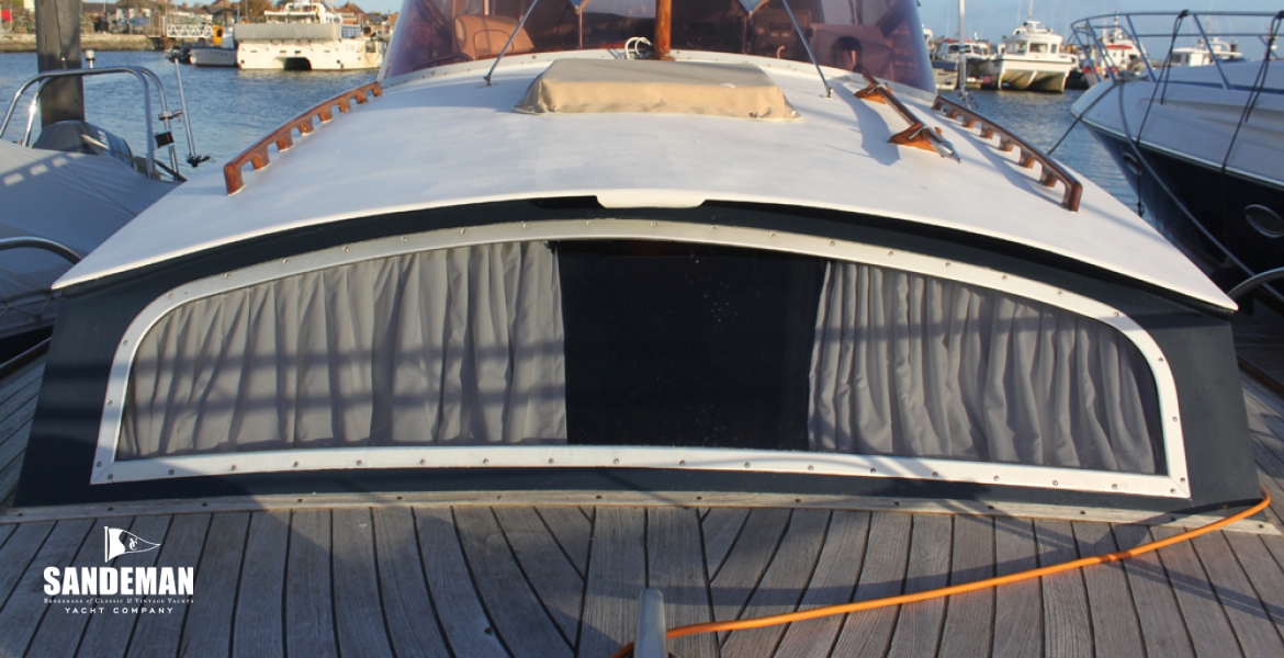 14 Foredeck v aft.jpg