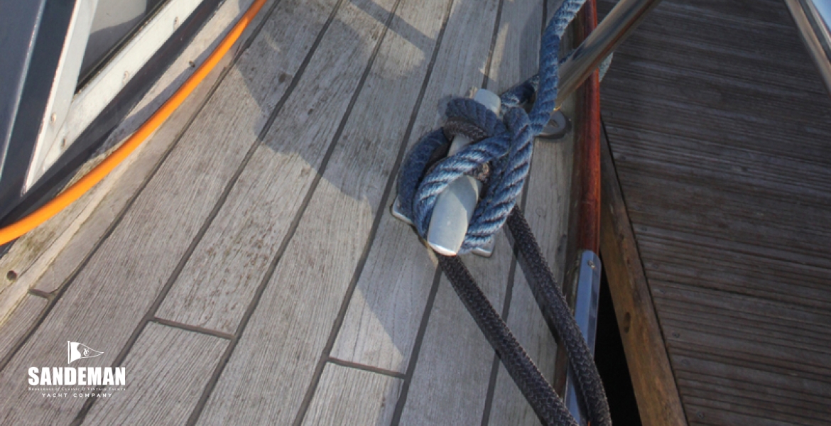 17 Side deck v aft.jpg