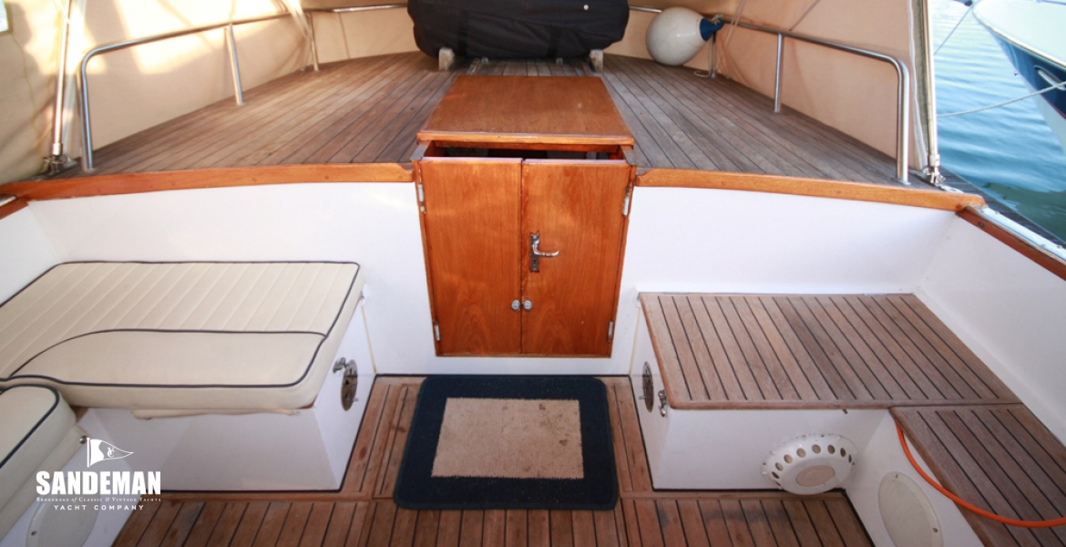 32 Aft cabin.jpg