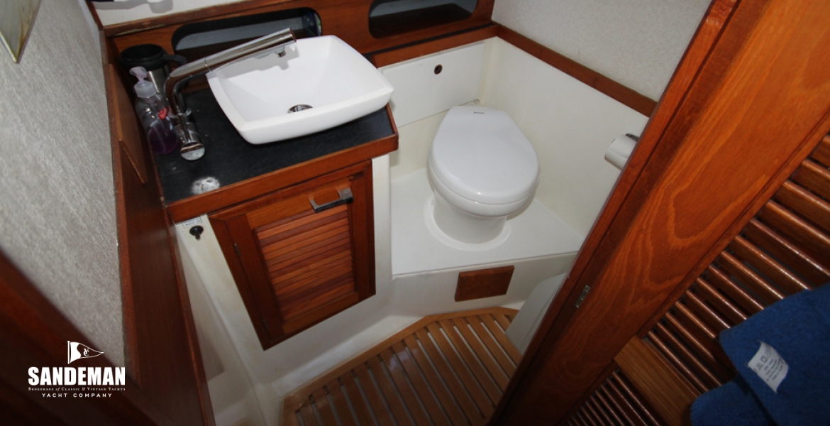 36 Ensuite.jpg