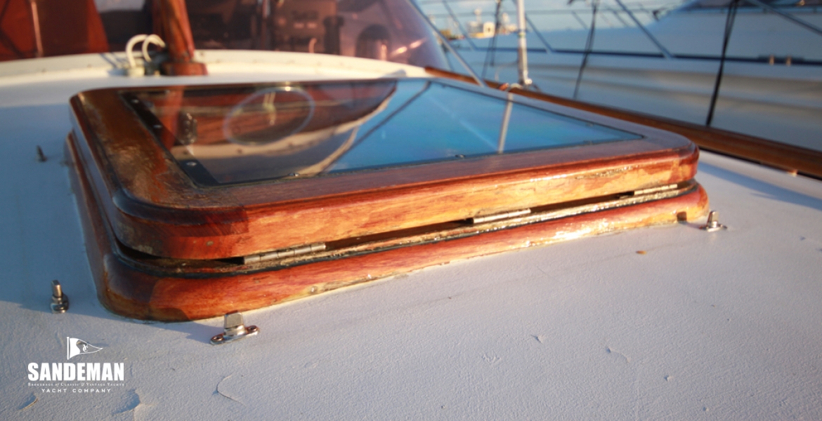 16 Fore hatch.jpg