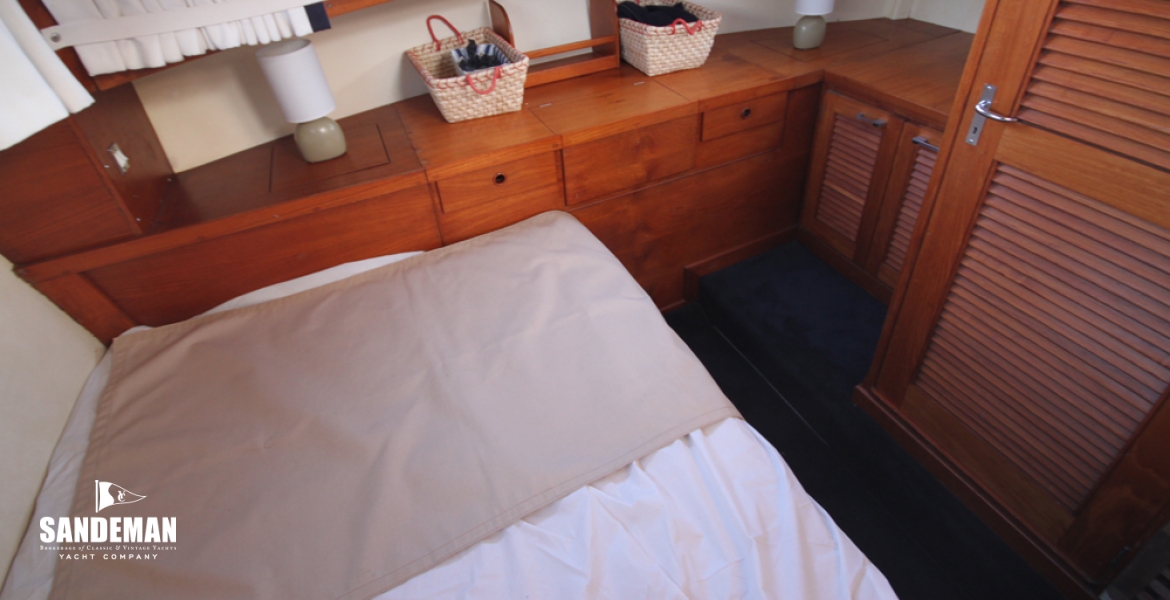 35 Dressing table.jpg