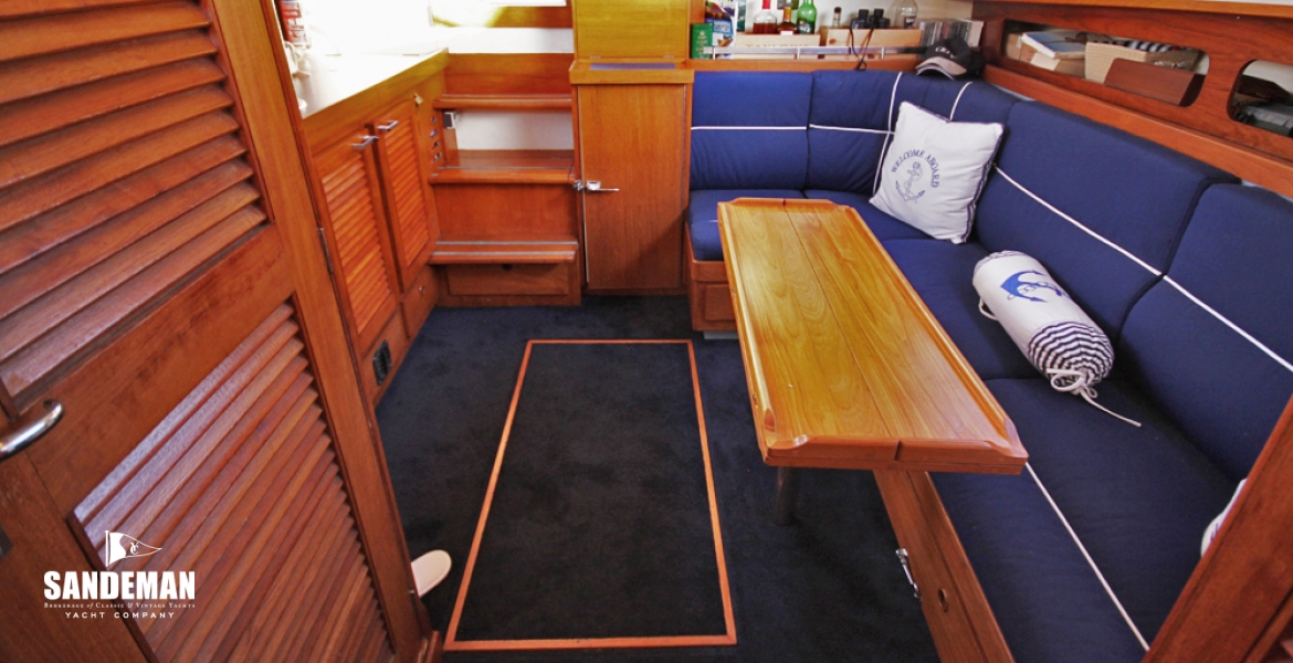 30 Saloon v aft.jpg