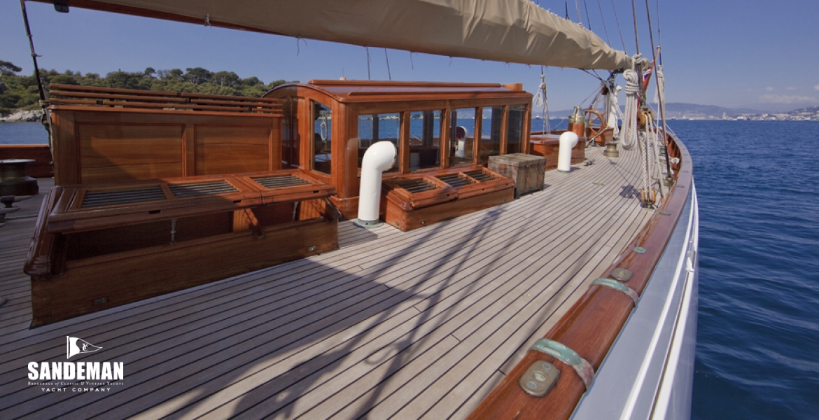 13Sidedeckhousevaft.jpg