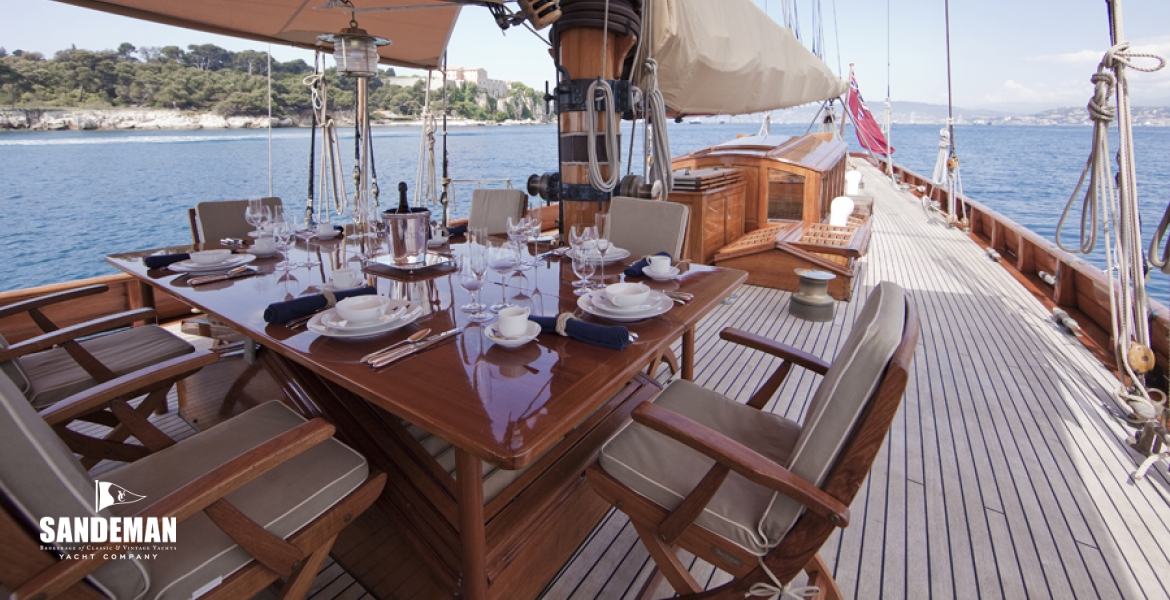 10Alfrescodining.jpg