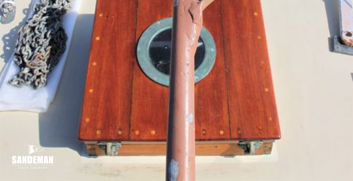 Foredeck view aft
