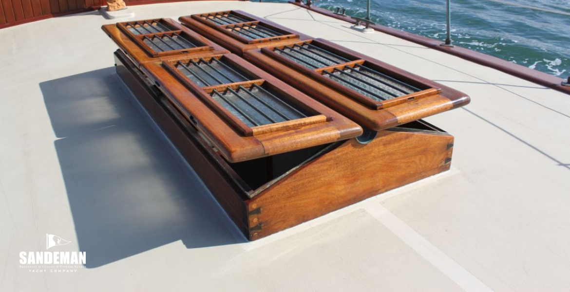 Fwd deck view aft