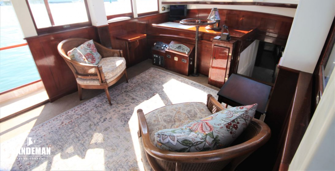 Wheelhouse view fwd to port
