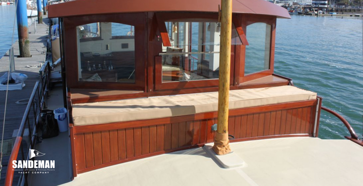 Fwd wheelhouse and seating view aft