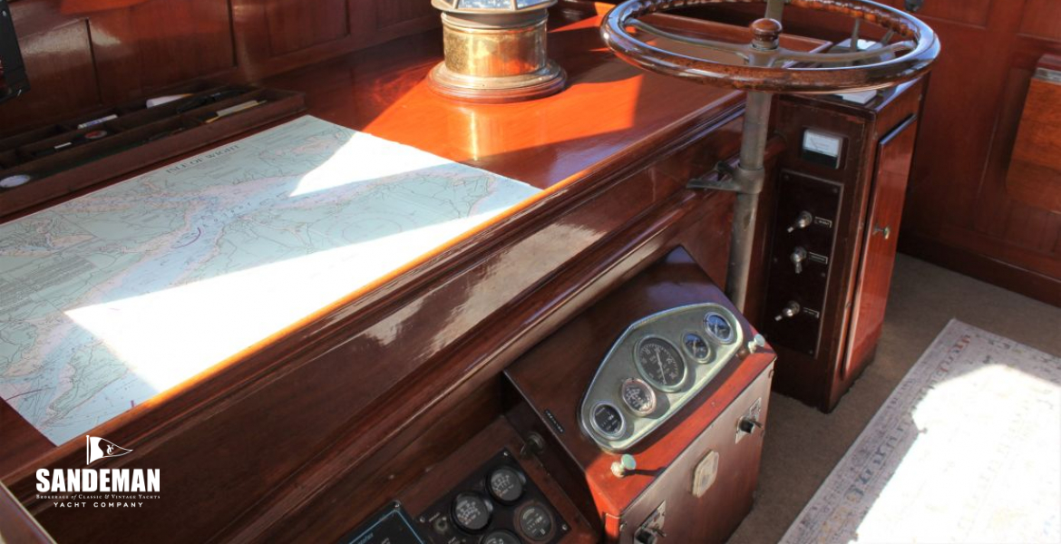Chart table and Helm view to stbd
