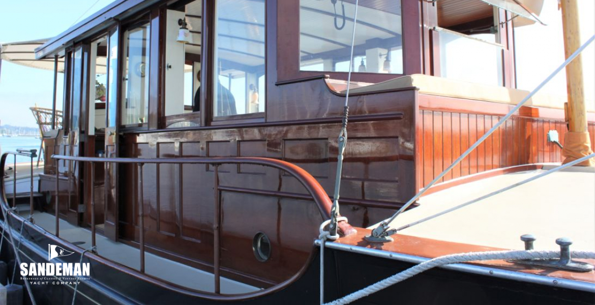 Wheelhouse starboard view aft 