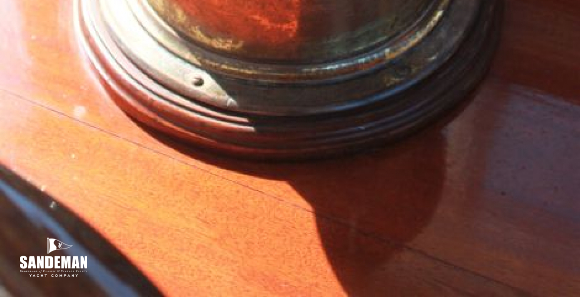 Steering compass