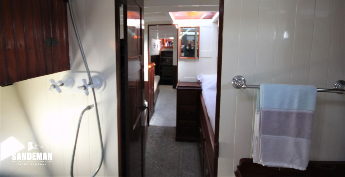 View aft from fwd head