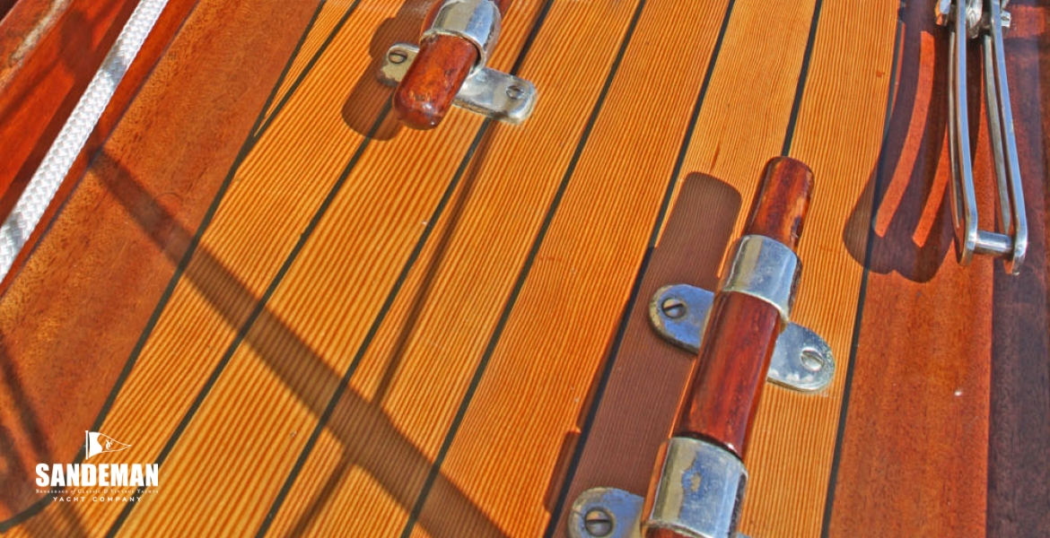 09Sidedeckvfwd.jpg