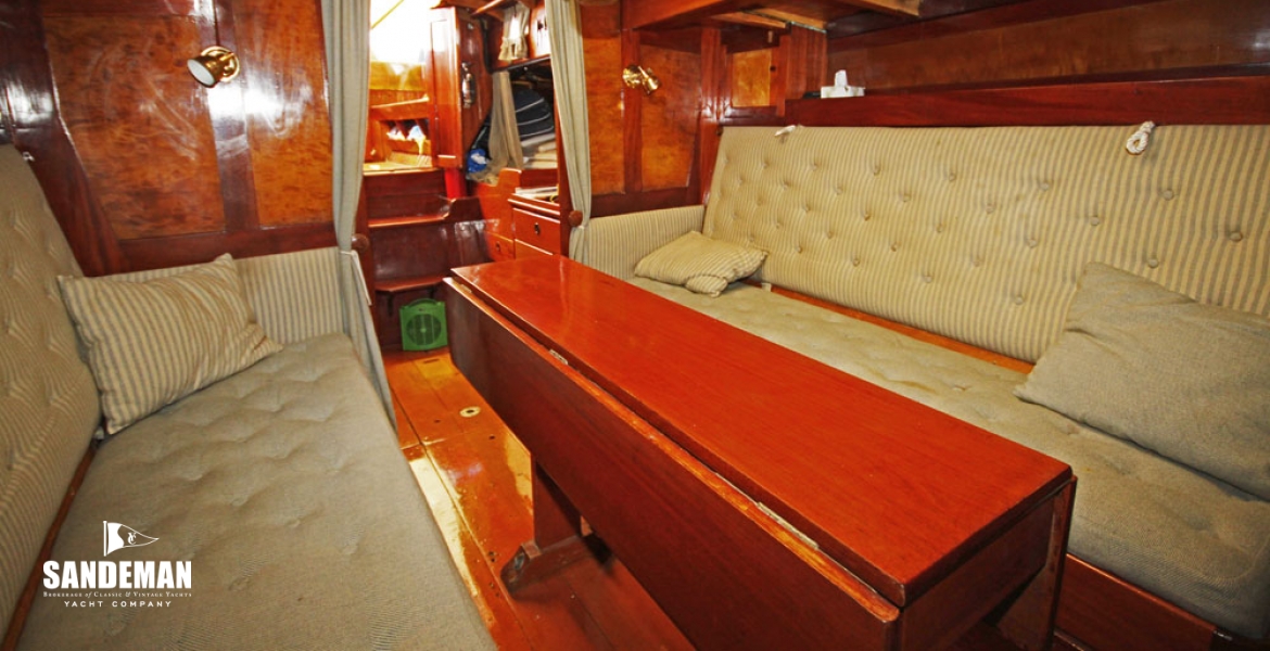 30Saloonseatingvaft.jpg