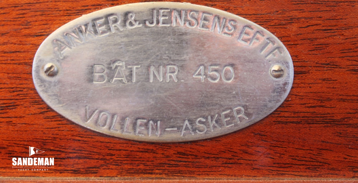 19Plaque.jpg