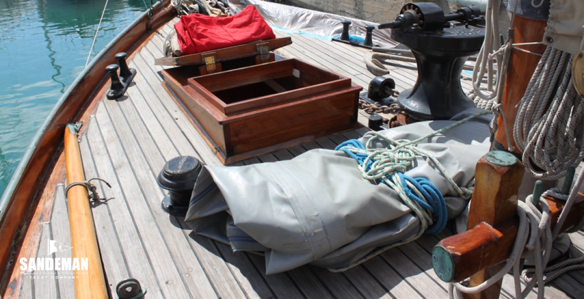 08Sideandforedeck.jpg