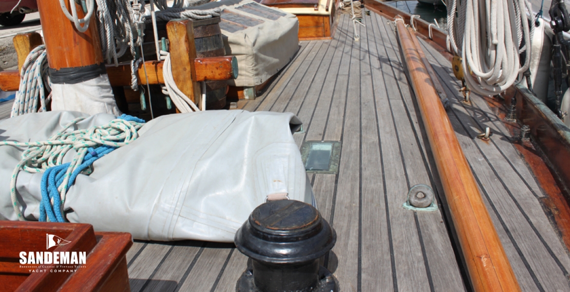 10Sidedeckviewaft.jpg