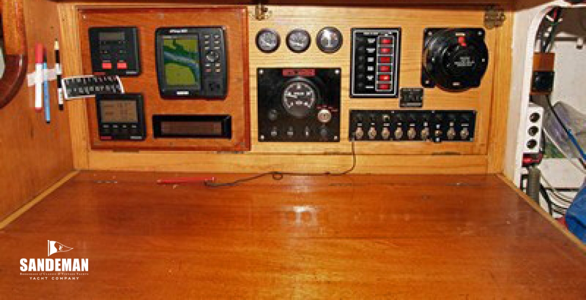 30Navinstruments.jpg