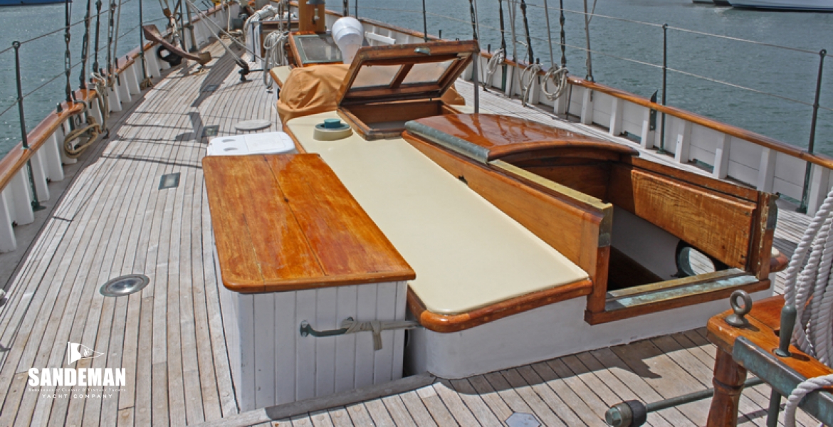10Portsidedeck.jpg