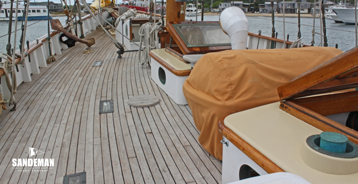 11Sidedeckfwd.jpg