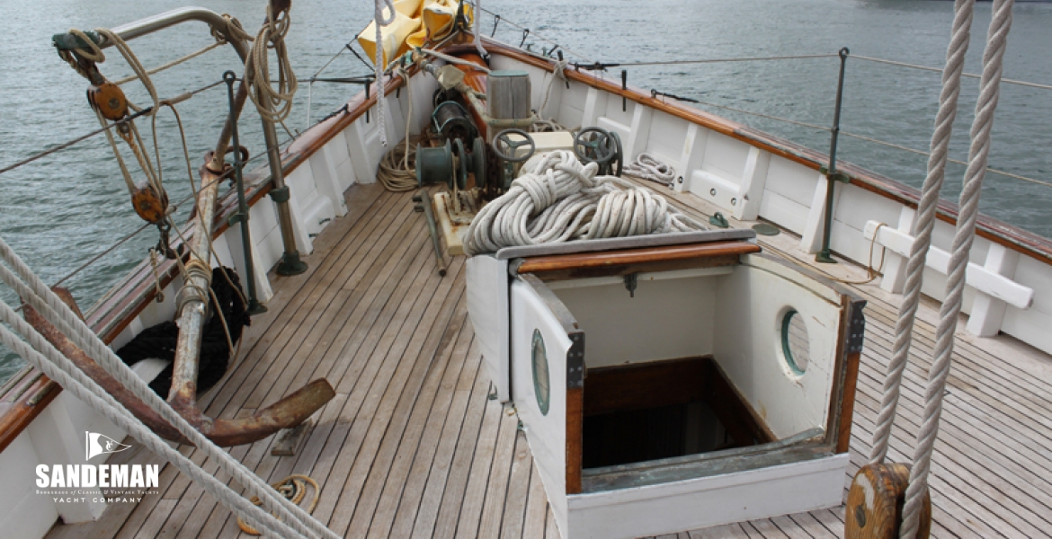 14Foredeckhatch.jpg