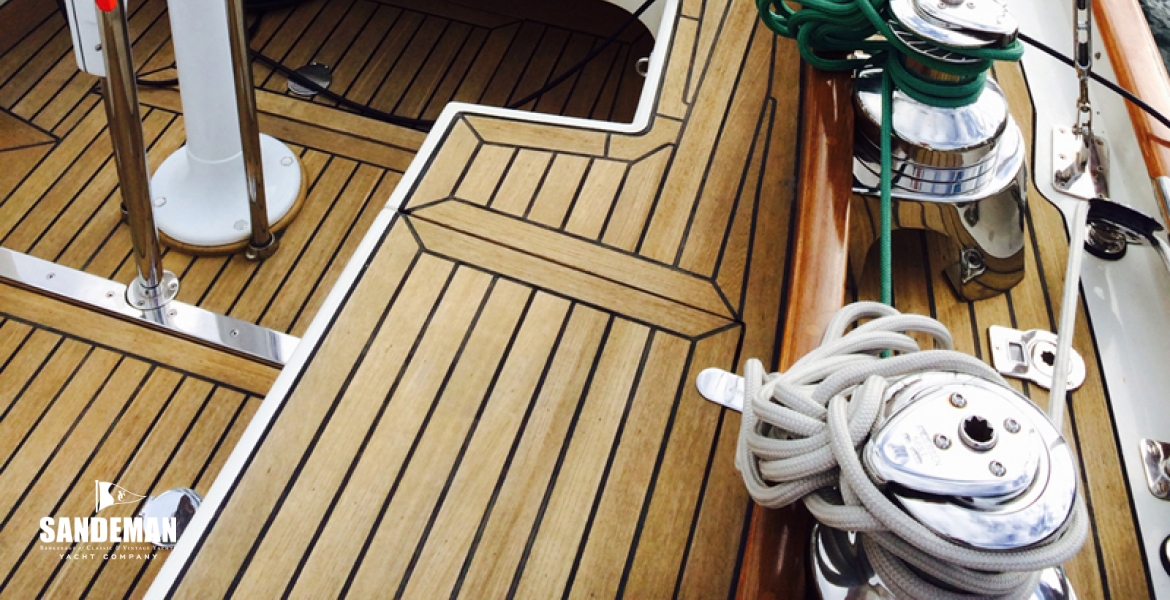 16 Cockpit port v aft.jpg