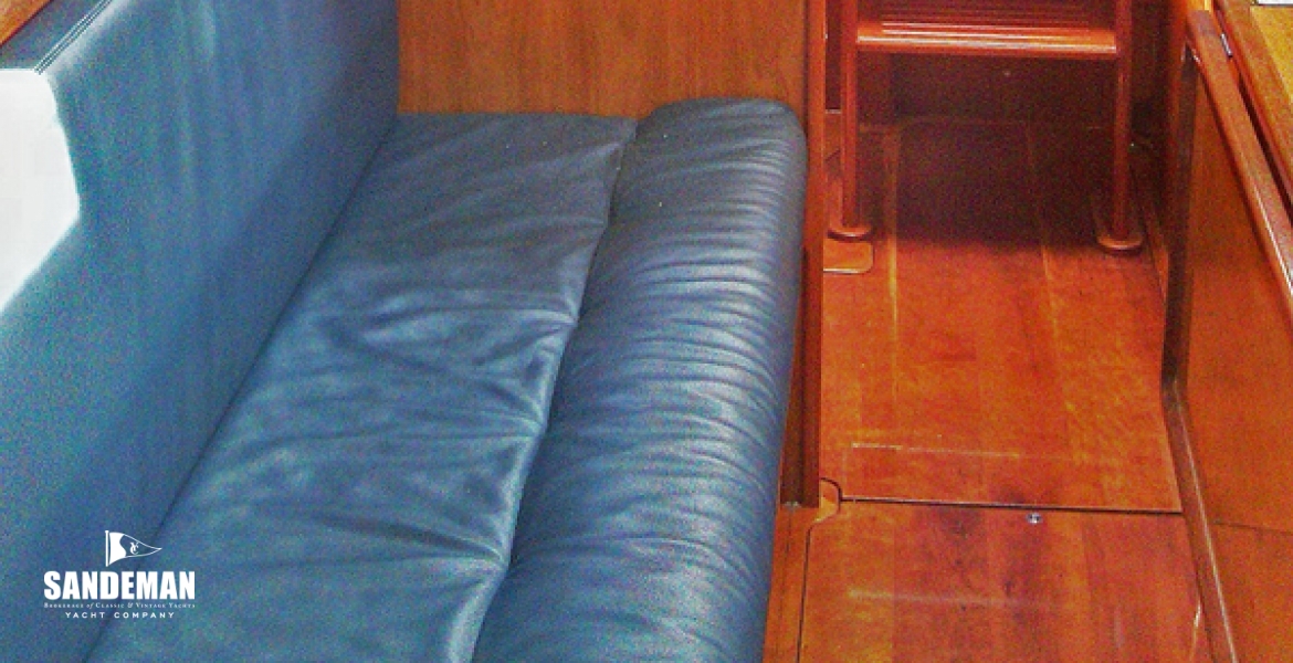 30 Saloon v aft.jpg