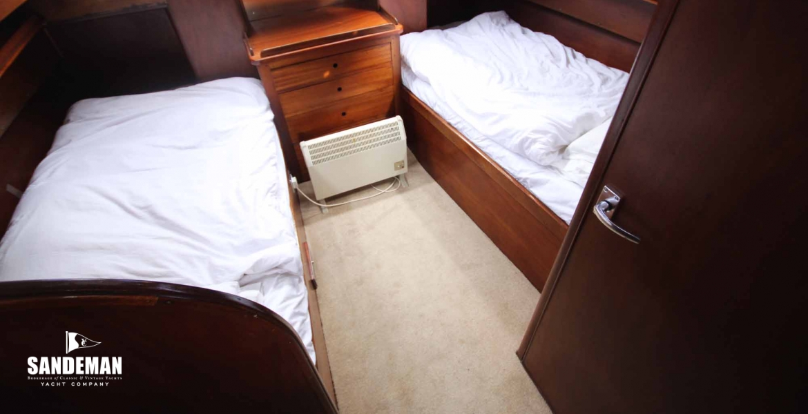 13Aftcabin.jpg