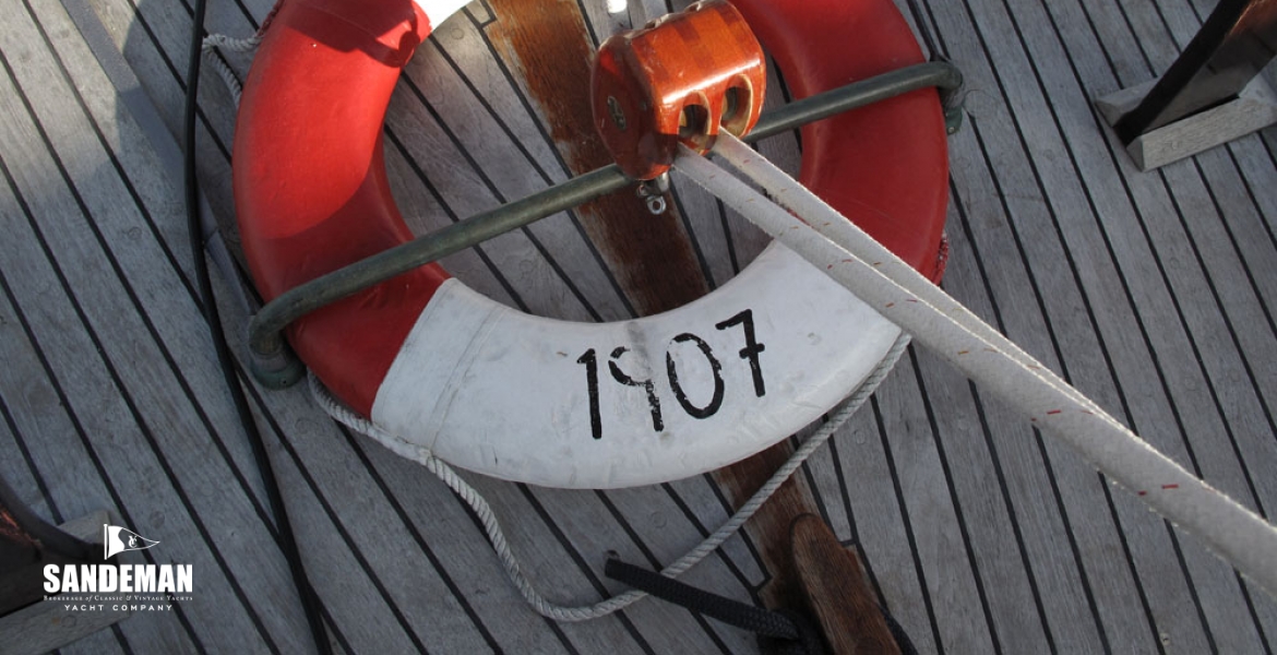 11Aftdeckdetail.jpg
