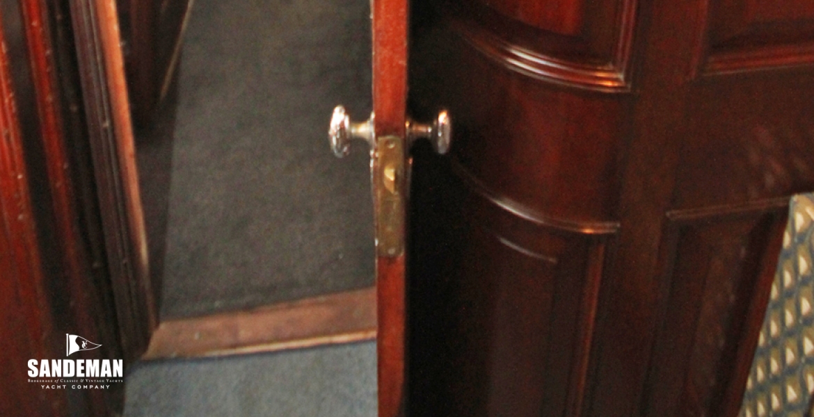 Corridor aft