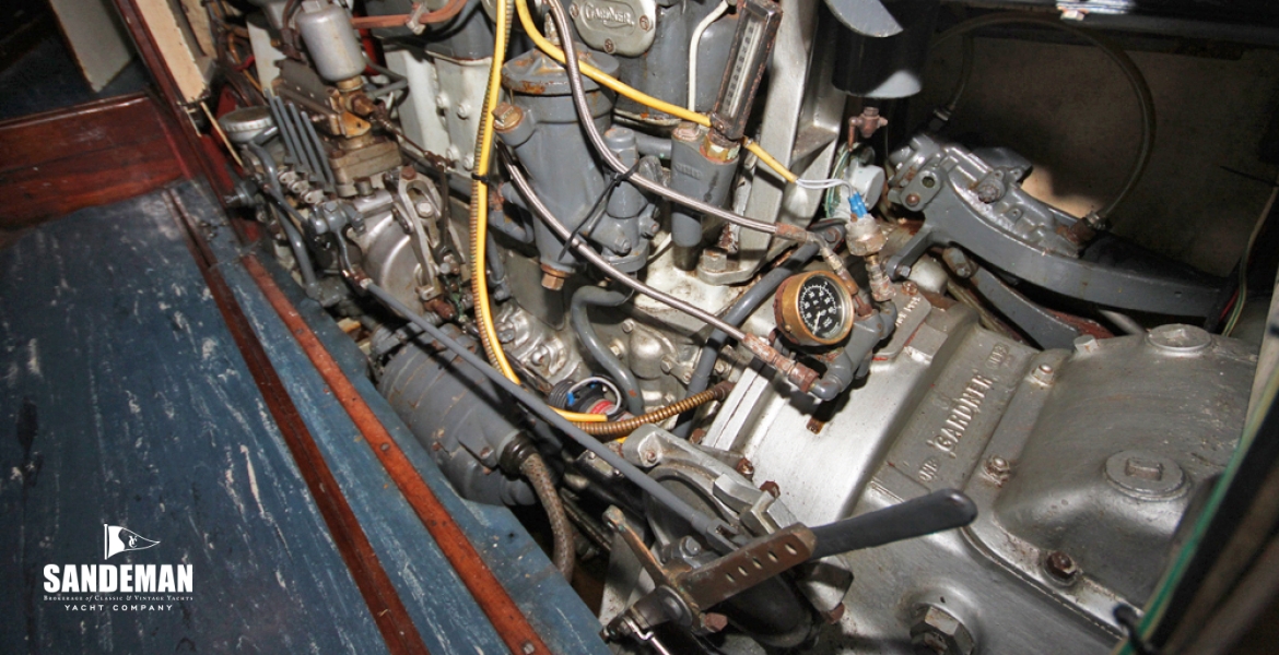 Engine space view forward