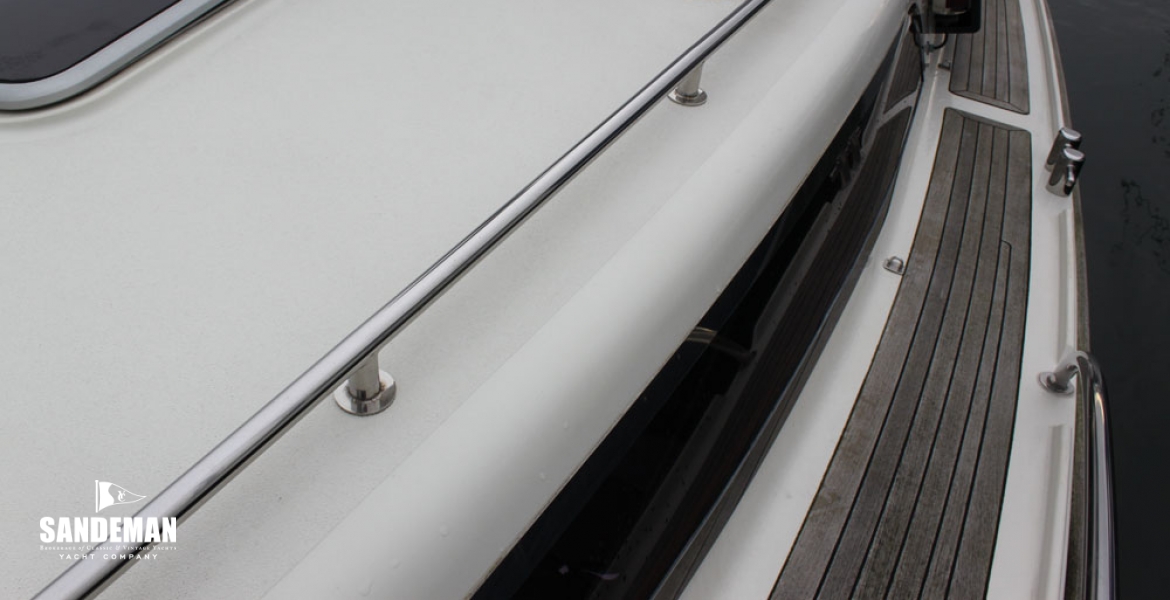 06Sidedeck.jpg