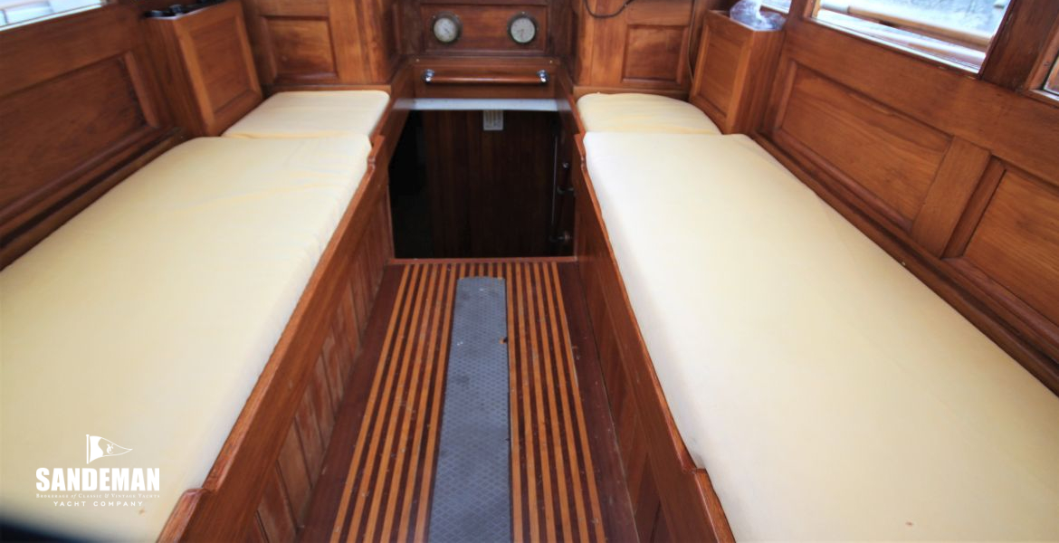 INTERIOR DECK HOUSE