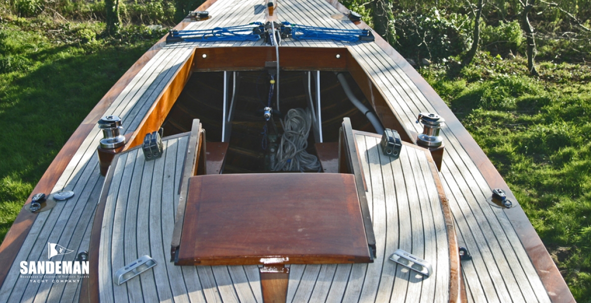09Foredeckviewaft.jpg
