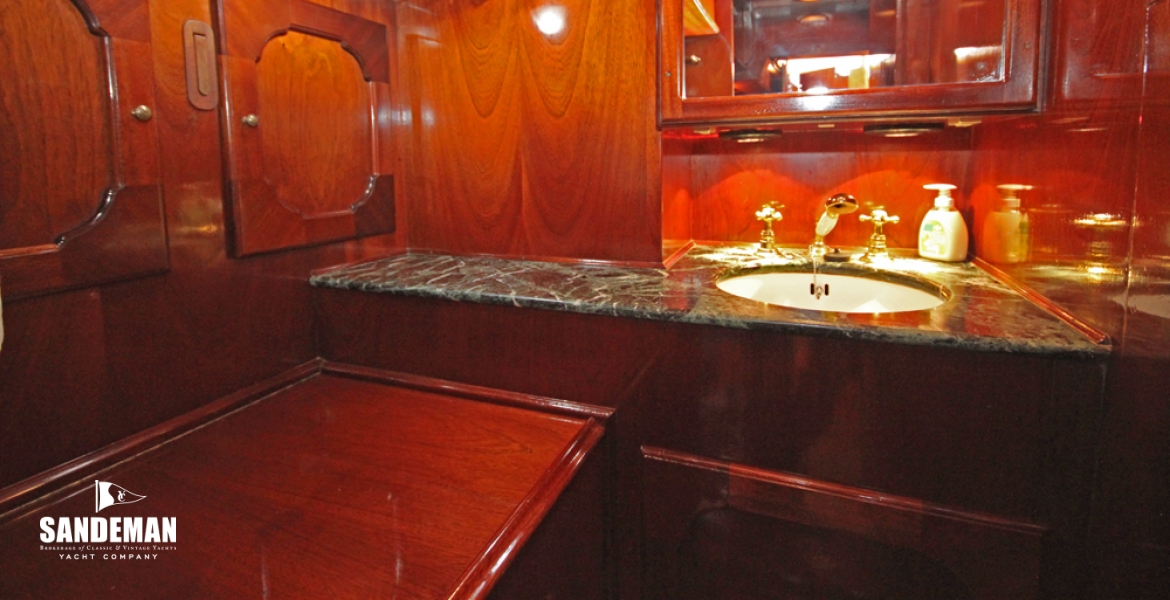 38Guestbasin.jpg