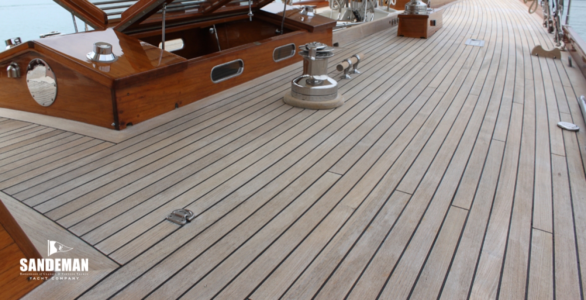 114Sidedeckfwd.jpg